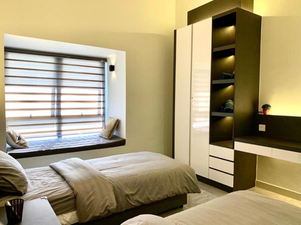 Imperio,res - Seaview -- Private -- 5-7pax Pangsapuri *